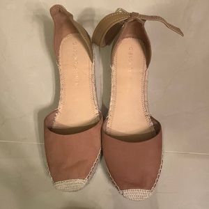 Closed toe espadrilles